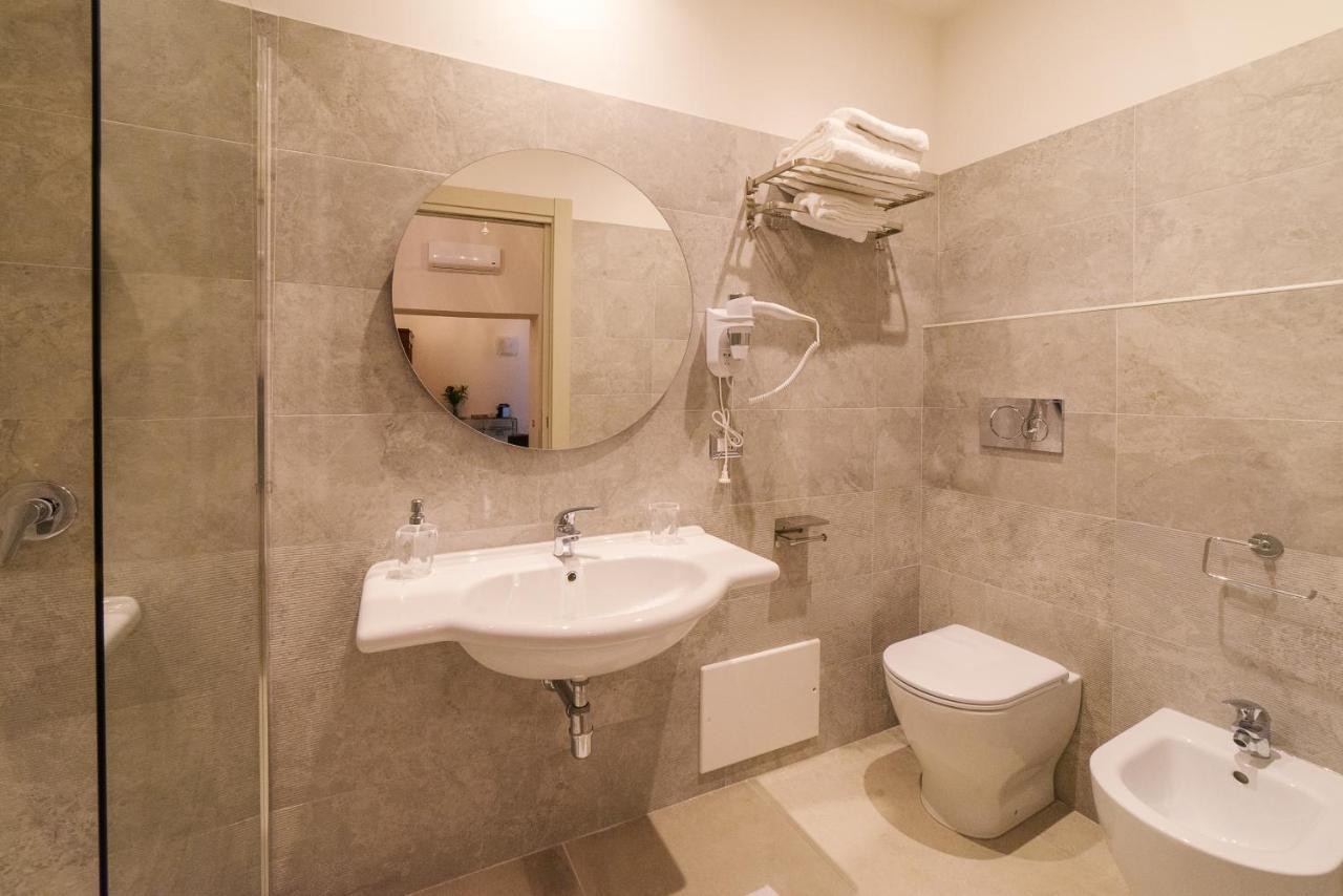 Waterfront Suites Cagliari Exterior foto